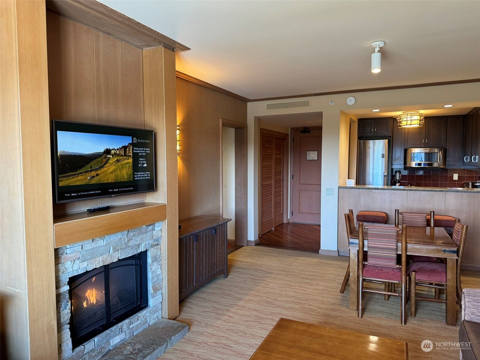 Property Photo: 3600 Suncadia Trail 2039 WA 98922