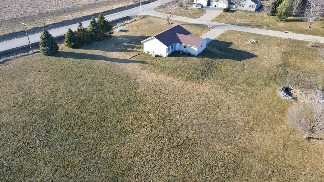 Property Photo:  2970 Deer Run Drive  IA 52345 