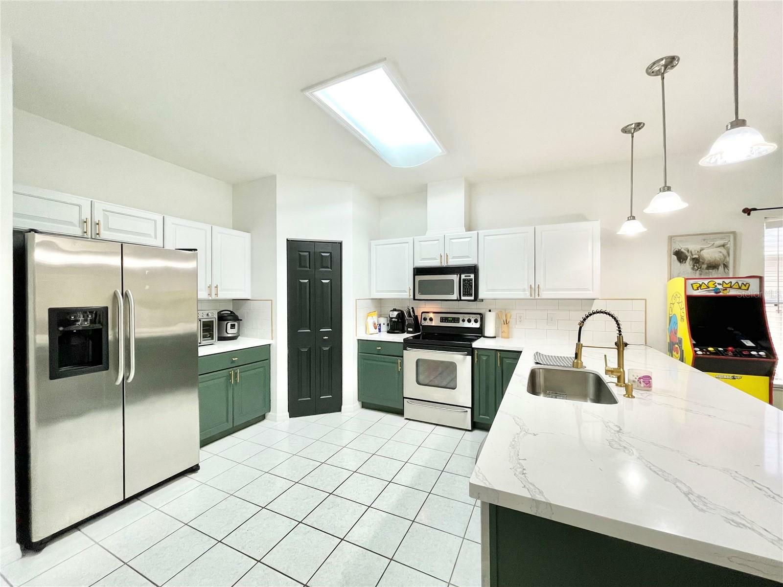 Property Photo: 7575 SW 84th Drive FL 32608