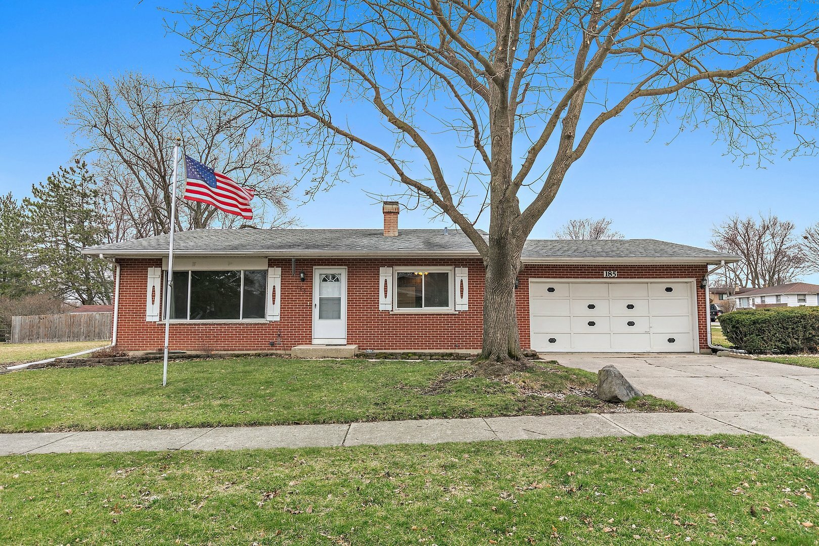 Property Photo:  185 Trenton Avenue  IL 60177 