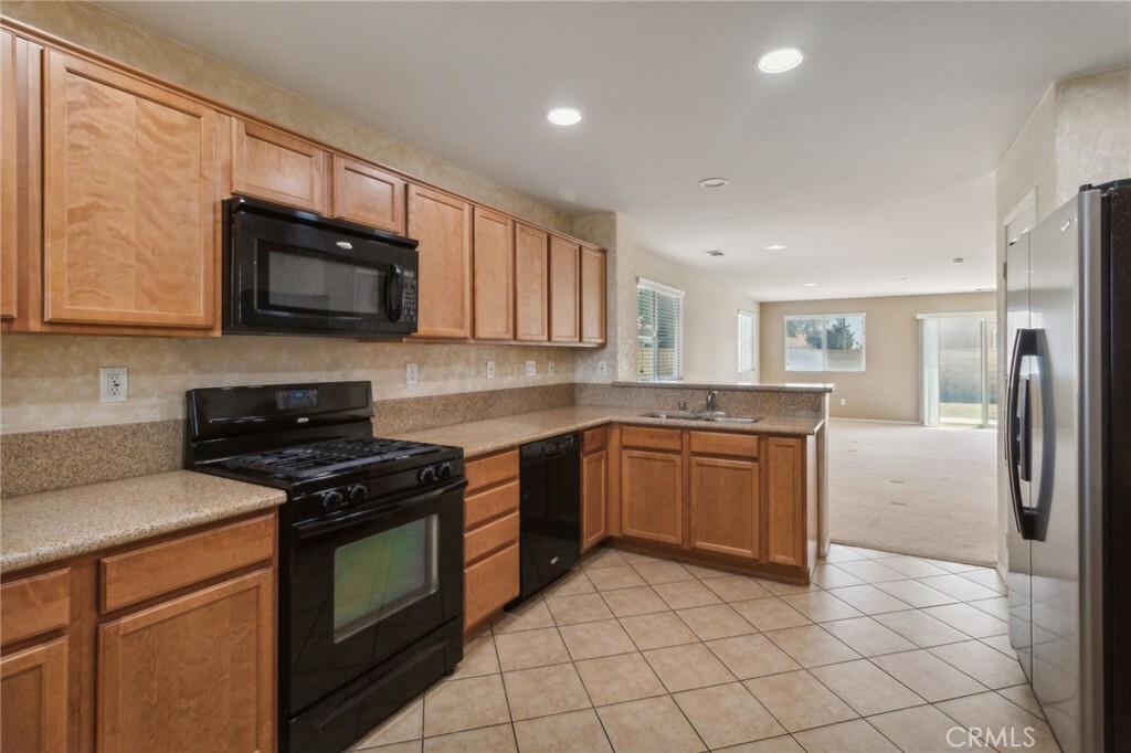 Property Photo:  43512 Harbor Street  CA 93536 