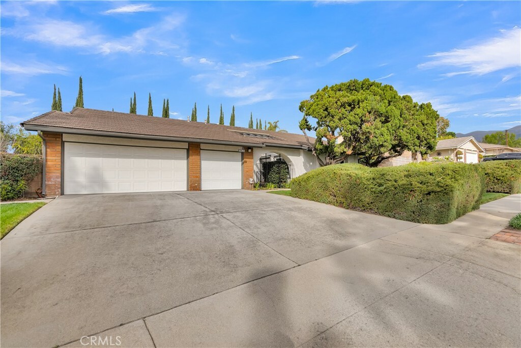 Property Photo:  6144 Hollyoak Drive  CA 91701 