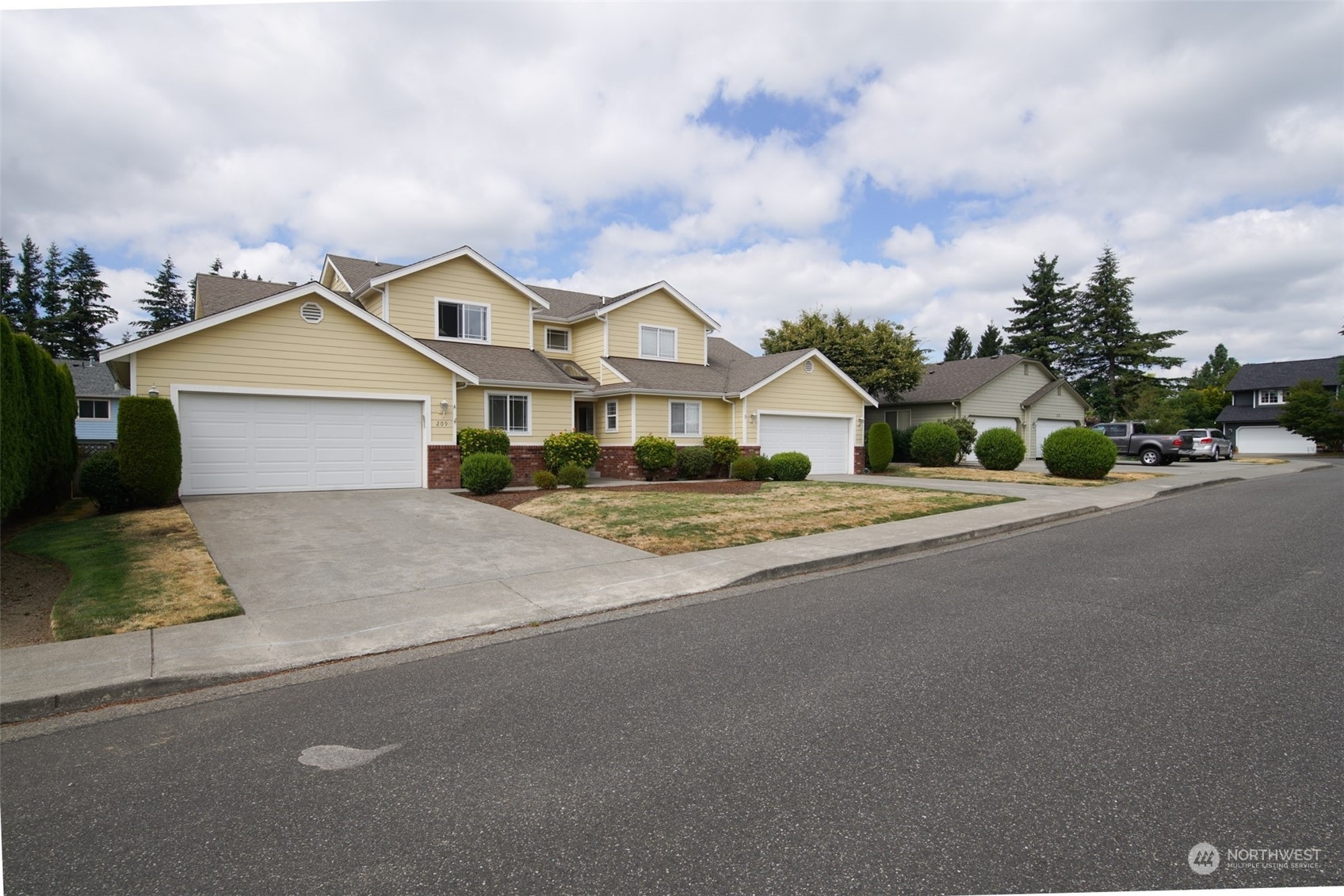 Property Photo:  209 Vine Way  WA 98264 