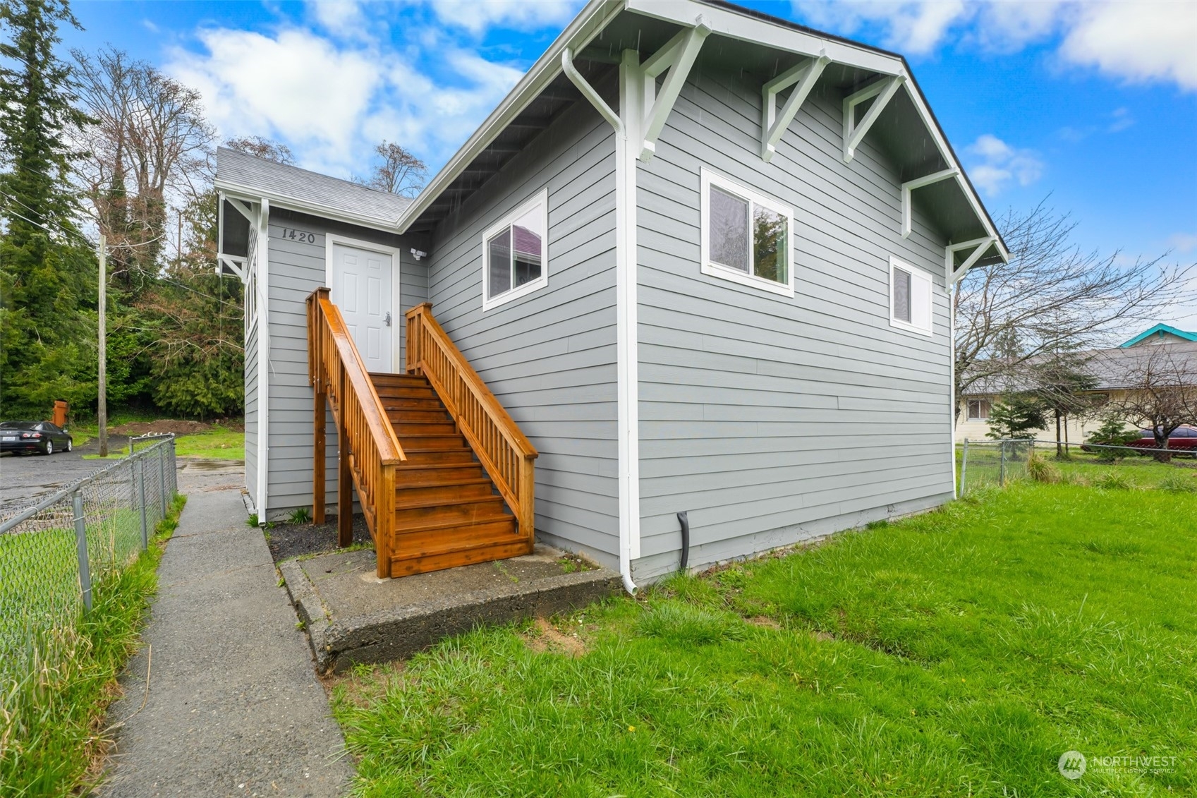 Property Photo:  1420 Cherry Street  WA 98520 