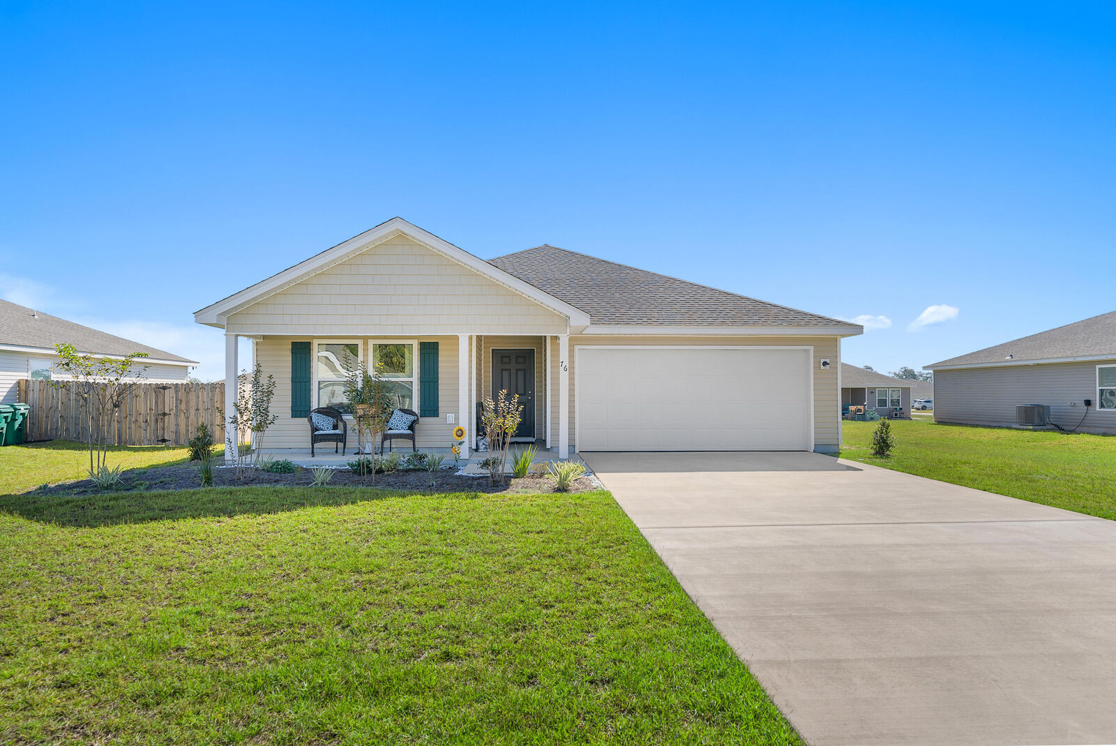 Property Photo: 76 Cora Road FL 32433