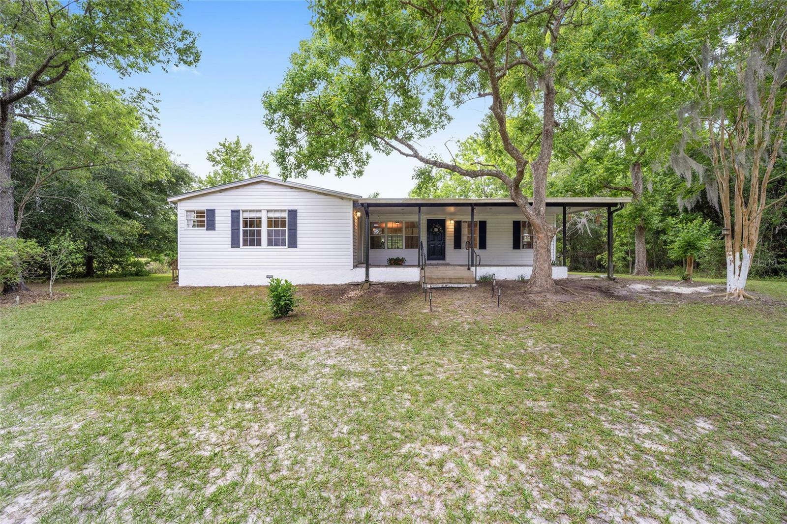 Property Photo:  29105 SW 30th Avenue  FL 32669 