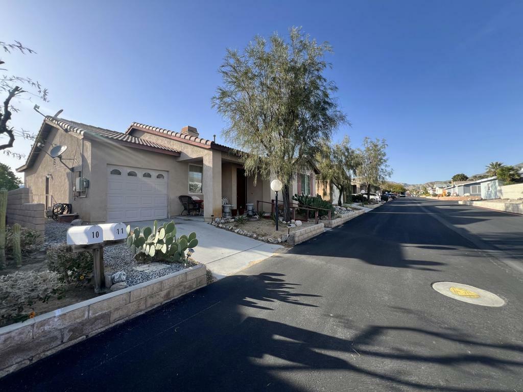 Property Photo:  65565 Acoma Avenue 11  CA 92240 