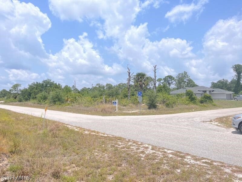 Property Photo:  1601 Oak Avenue  FL 33972 