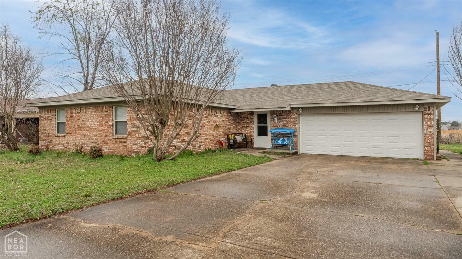 Property Photo:  410 Crestmont Circle  AR 72315 