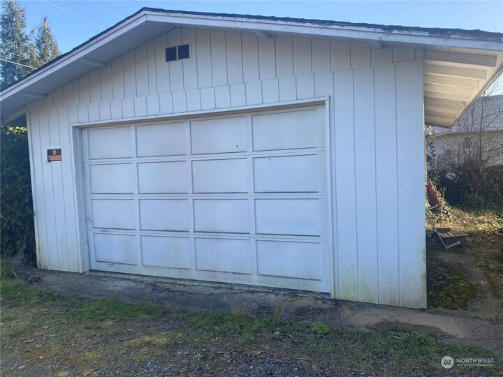 Property Photo: 817 Boulevard Road SE WA 98501