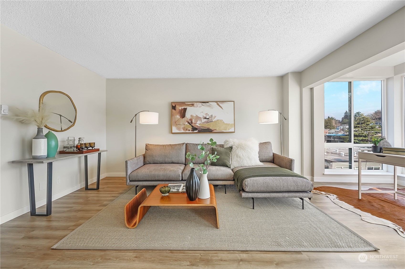 Property Photo: 308 E Republican Street 915 WA 98102