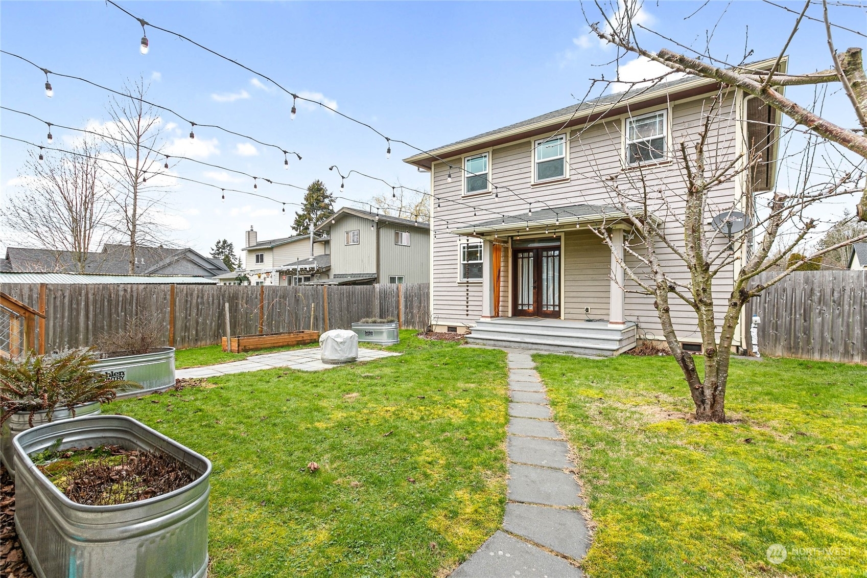 Property Photo: 475 E Street WA 98230
