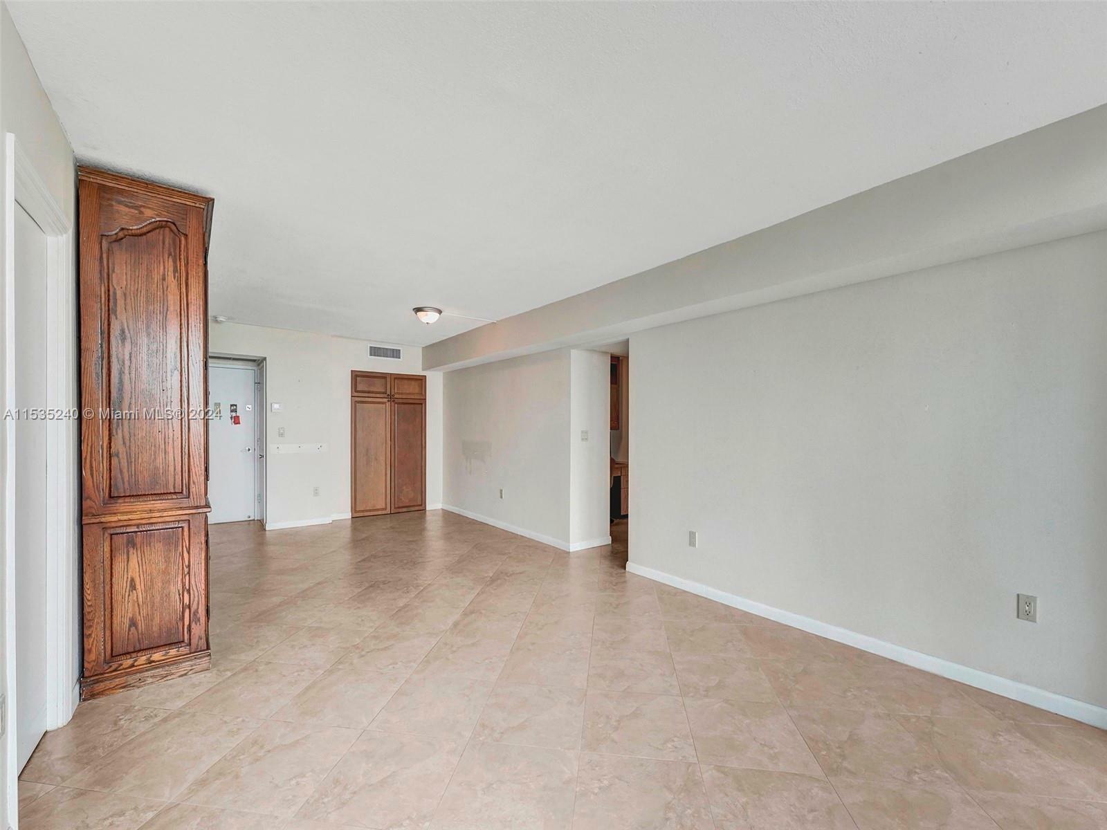 Property Photo:  3731 N Country Club Dr 1722  FL 33180 