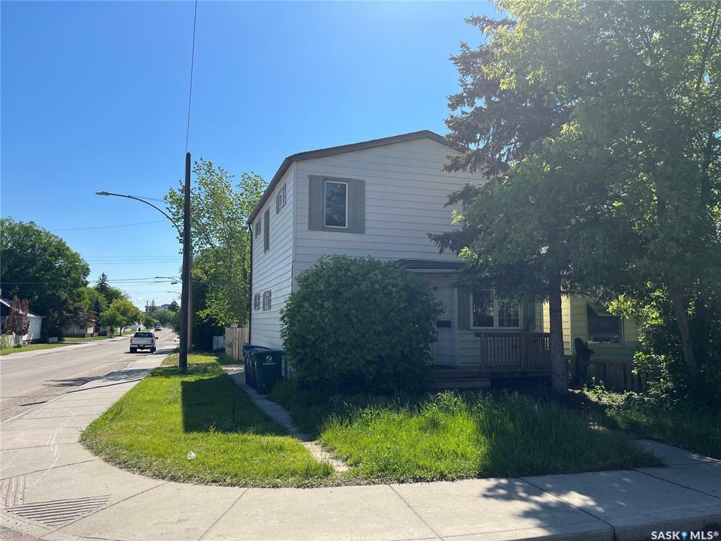 Photo de la propriété:  202 L Avenue S  SK S7M 2H3 