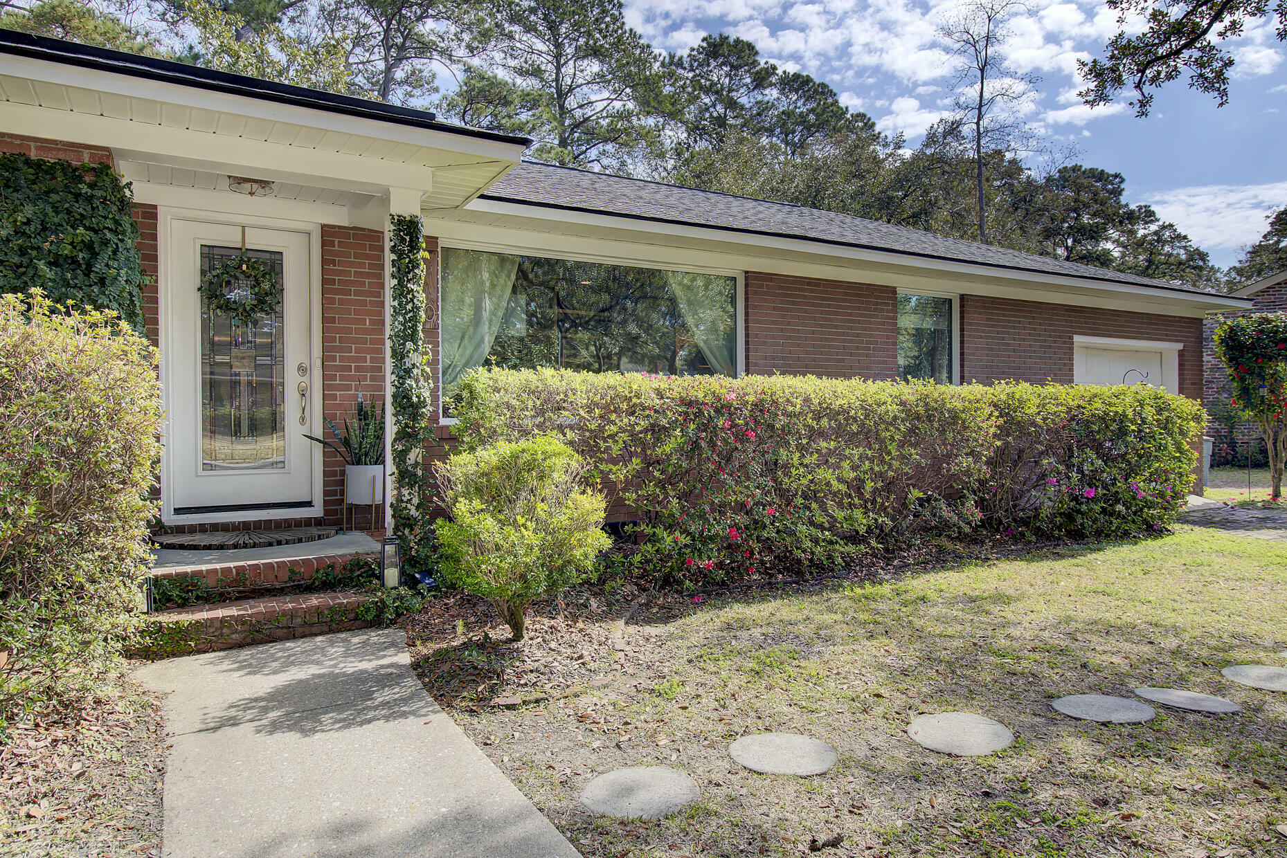 Property Photo: 1130 Mim Avenue SC 29407