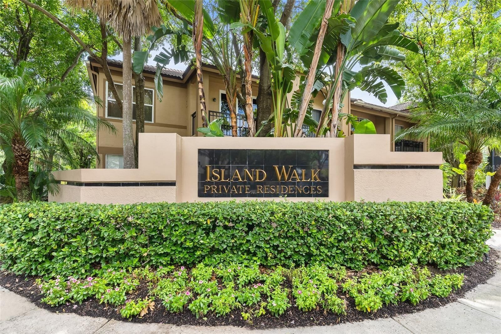 Property Photo:  833 Normandy Trace Road  FL 33602 