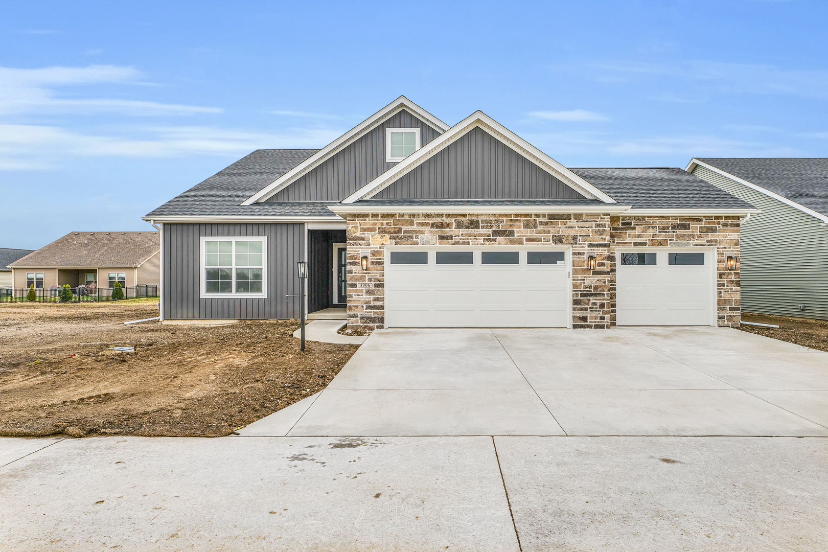 Property Photo:  3906 Bay Circle  IL 61822 