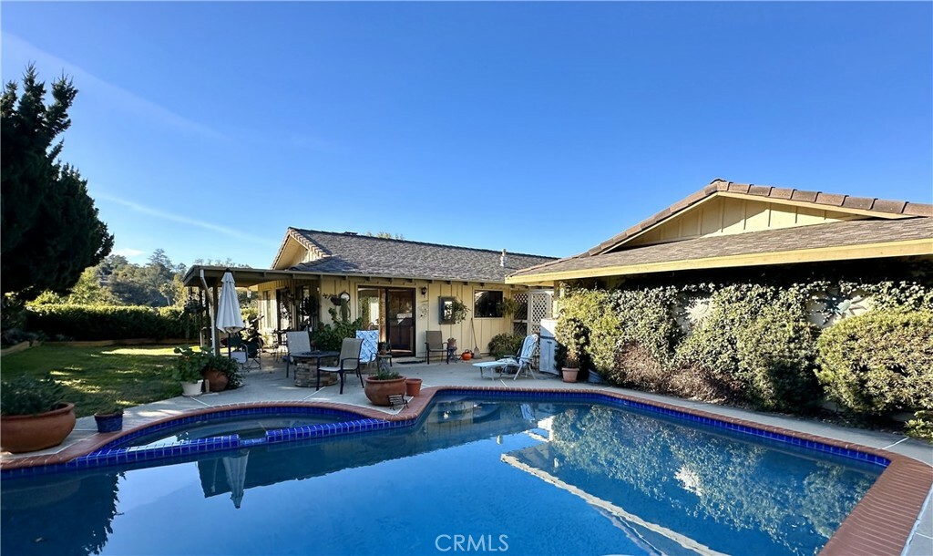 Property Photo:  935 La Buena Vida  CA 92028 