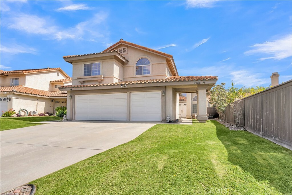 Property Photo:  9586 Shadow Springs Drive  CA 92557 