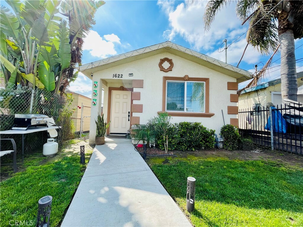 Property Photo:  1622 E 113th Street  CA 90059 