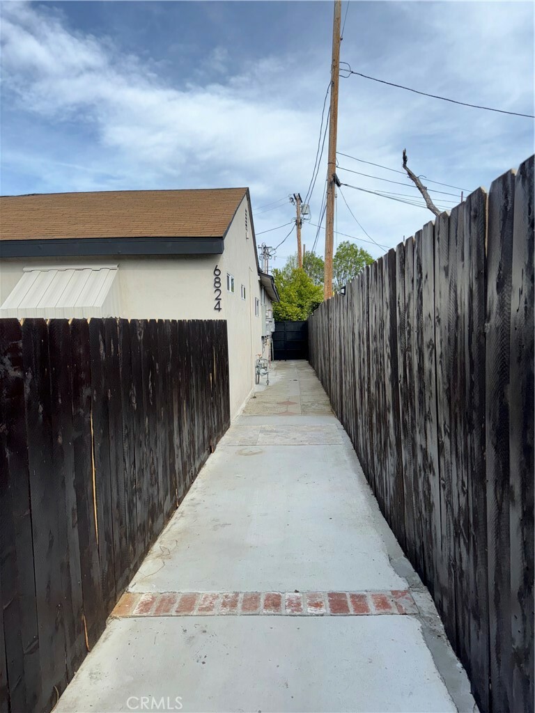 Property Photo:  6824 Lubao Avenue  CA 91306 