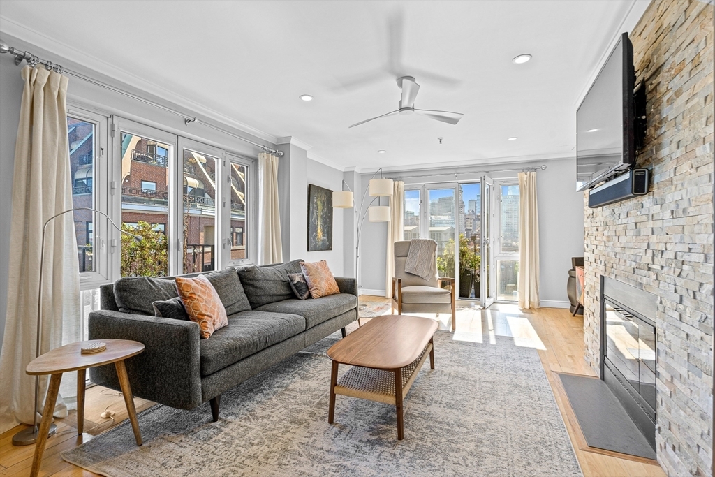 Property Photo: 350 North Street 902 MA 02113