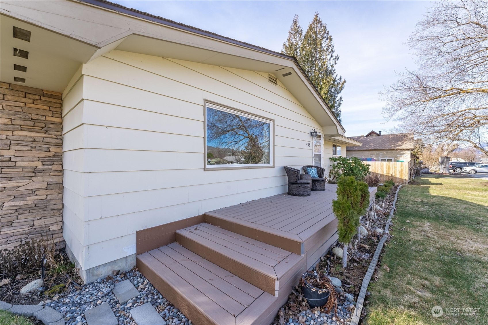 432 E Okanogan Avenue  Chelan WA 98816 photo