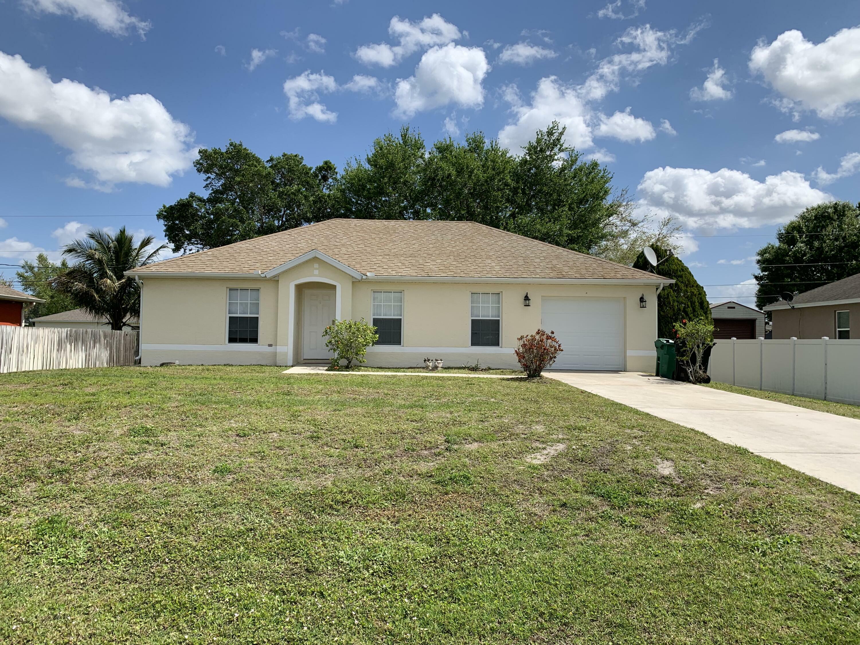 Property Photo:  4437 SW Babylon Street  FL 34953 