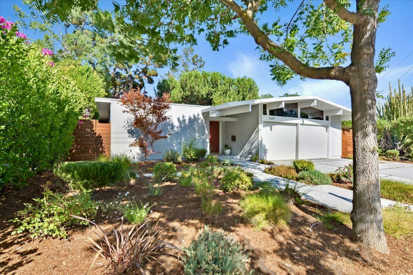 Property Photo:  3401 Kenneth Drive  CA 94303 