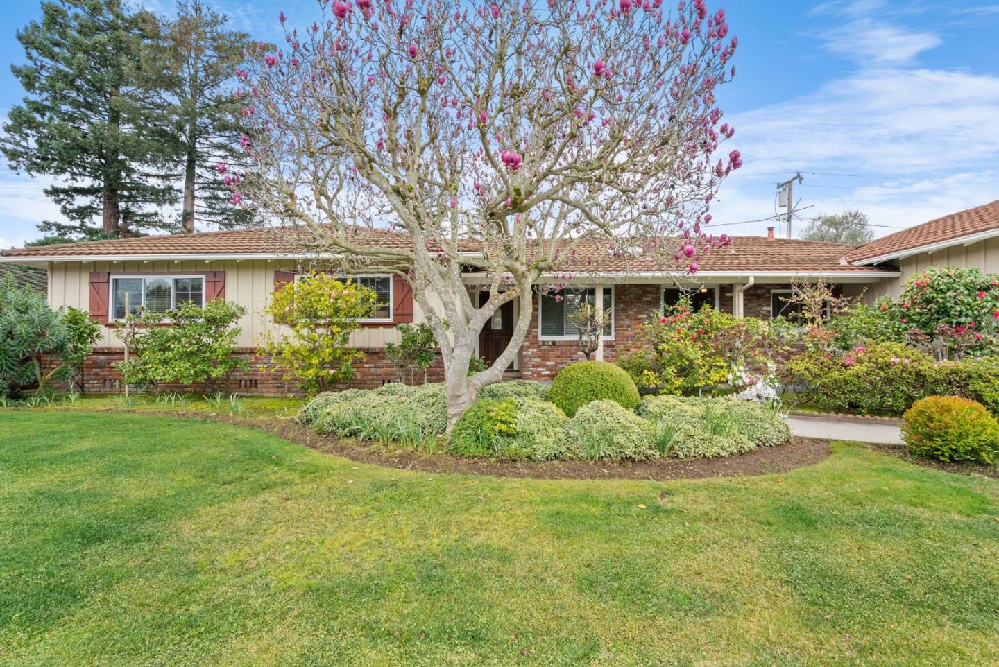 Property Photo:  918 Altos Oaks Drive  CA 94024 