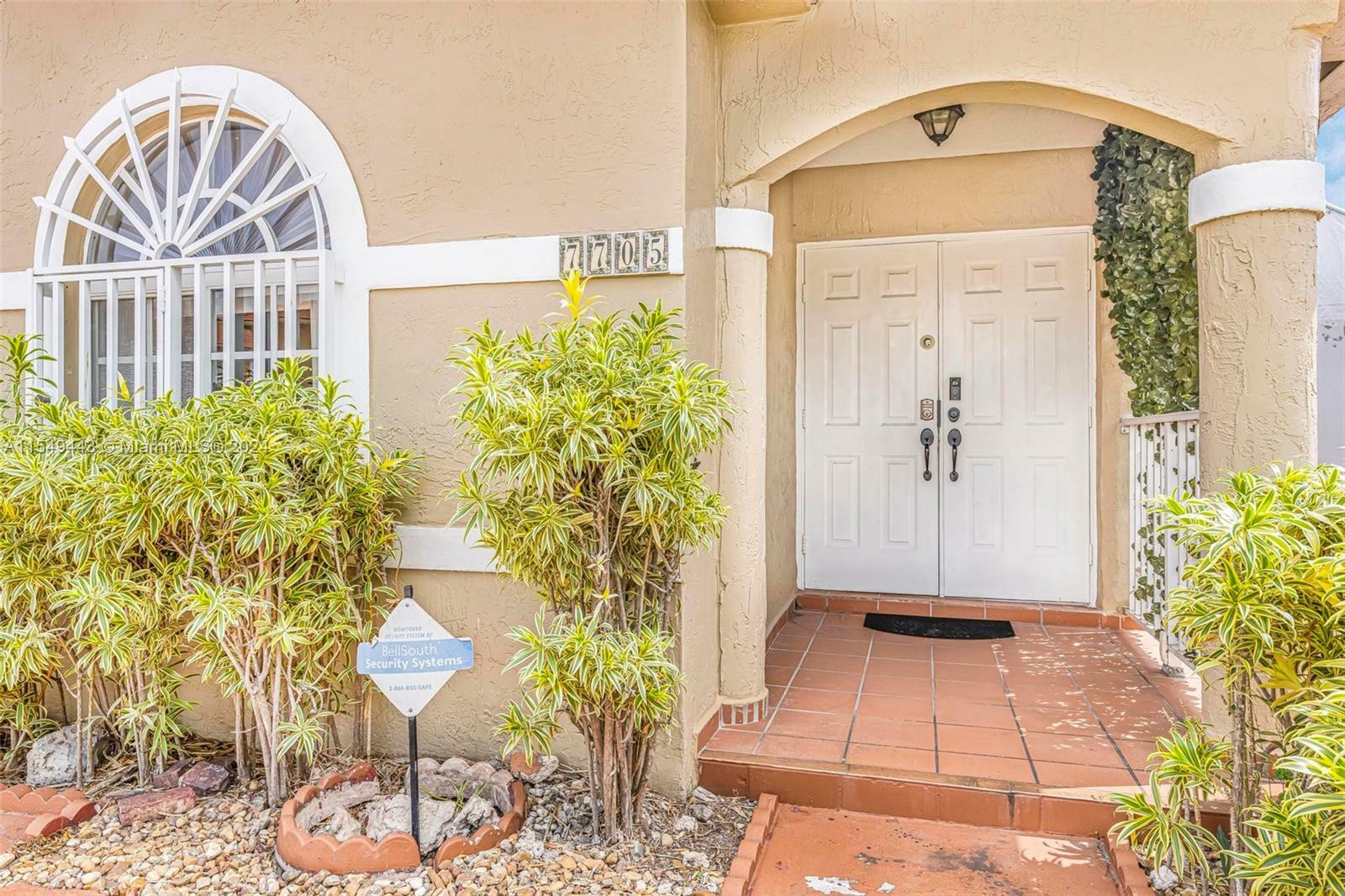 Property Photo: 7705 W 34th Ln FL 33018