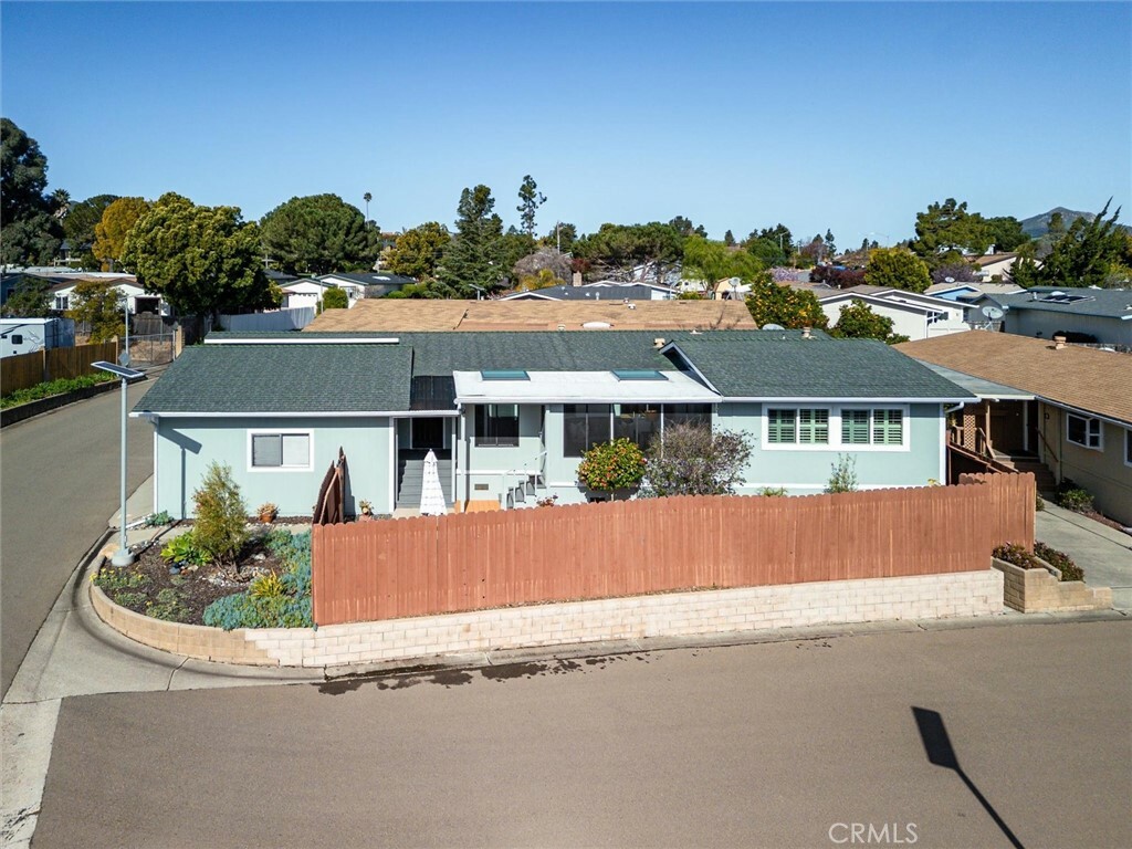 Property Photo:  1008 Kerry Drive  CA 93405 