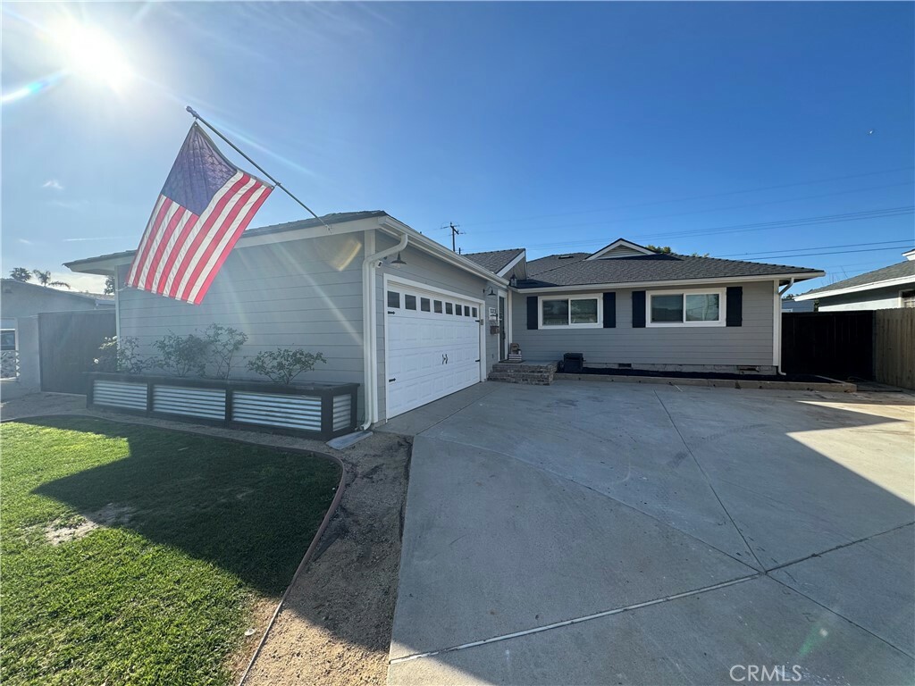 Property Photo:  1322 W Woodcrest Avenue  CA 92833 