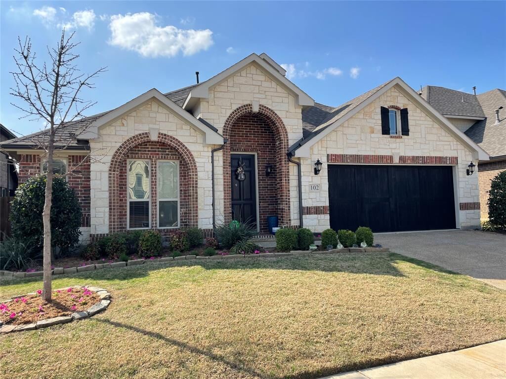 Property Photo: 102 Millican Drive TX 76040