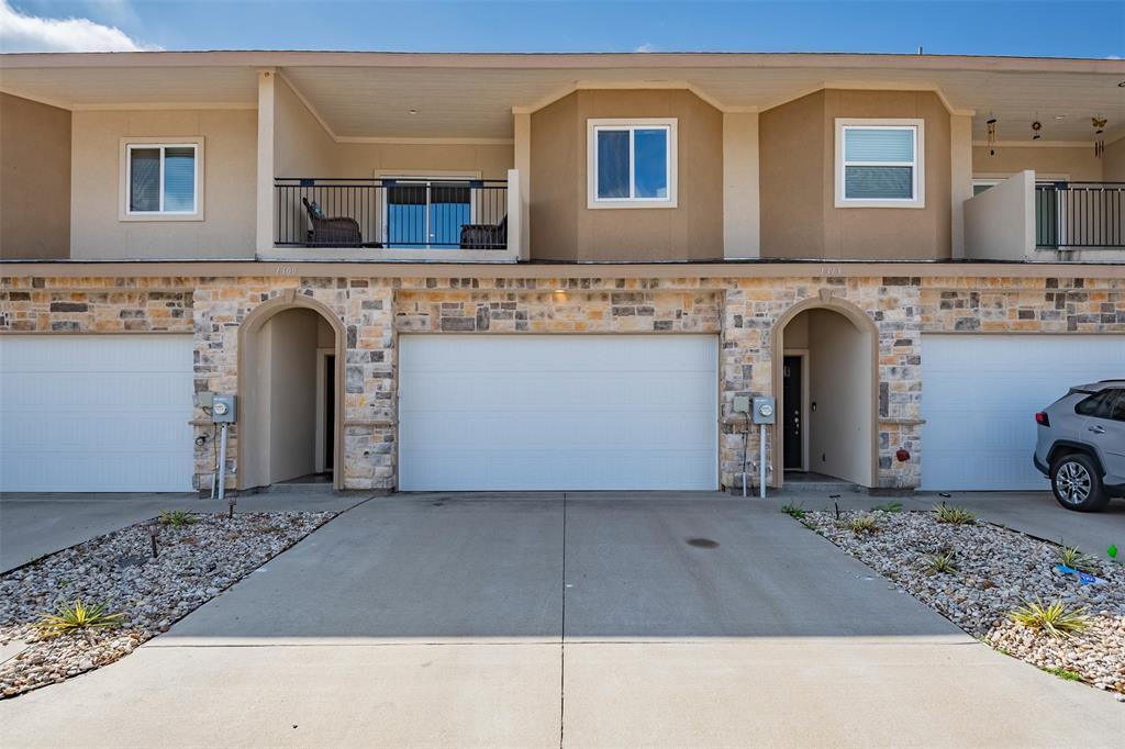 Property Photo: 1309 Summerset Lane TX 76028