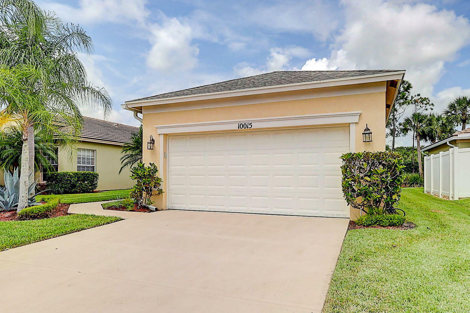 Property Photo:  10015 SW Stonegate Drive  FL 34987 