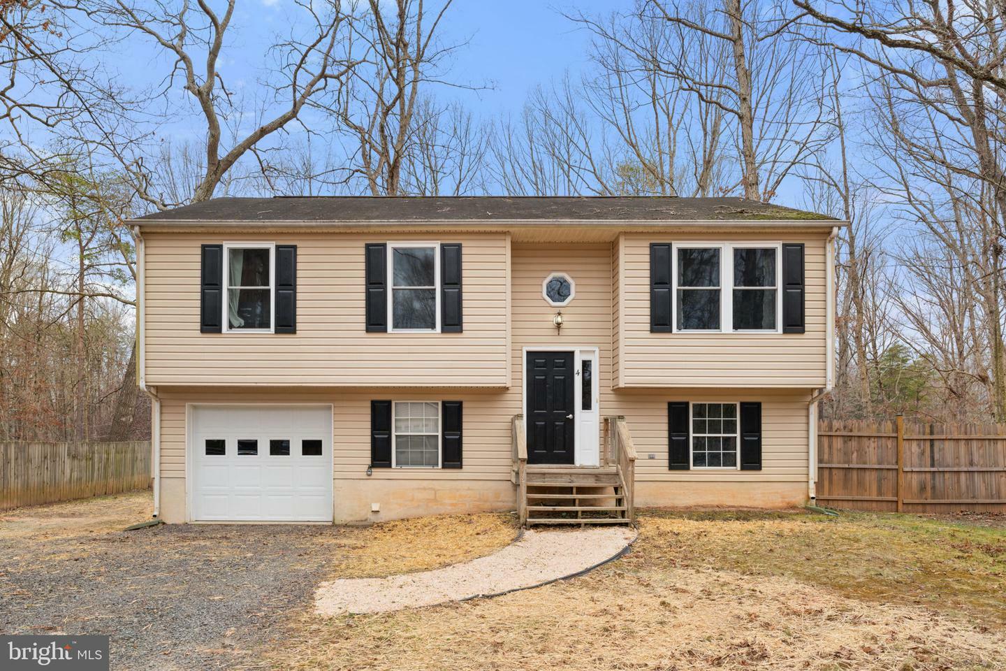 Property Photo: 4 Glade Drive VA 22556