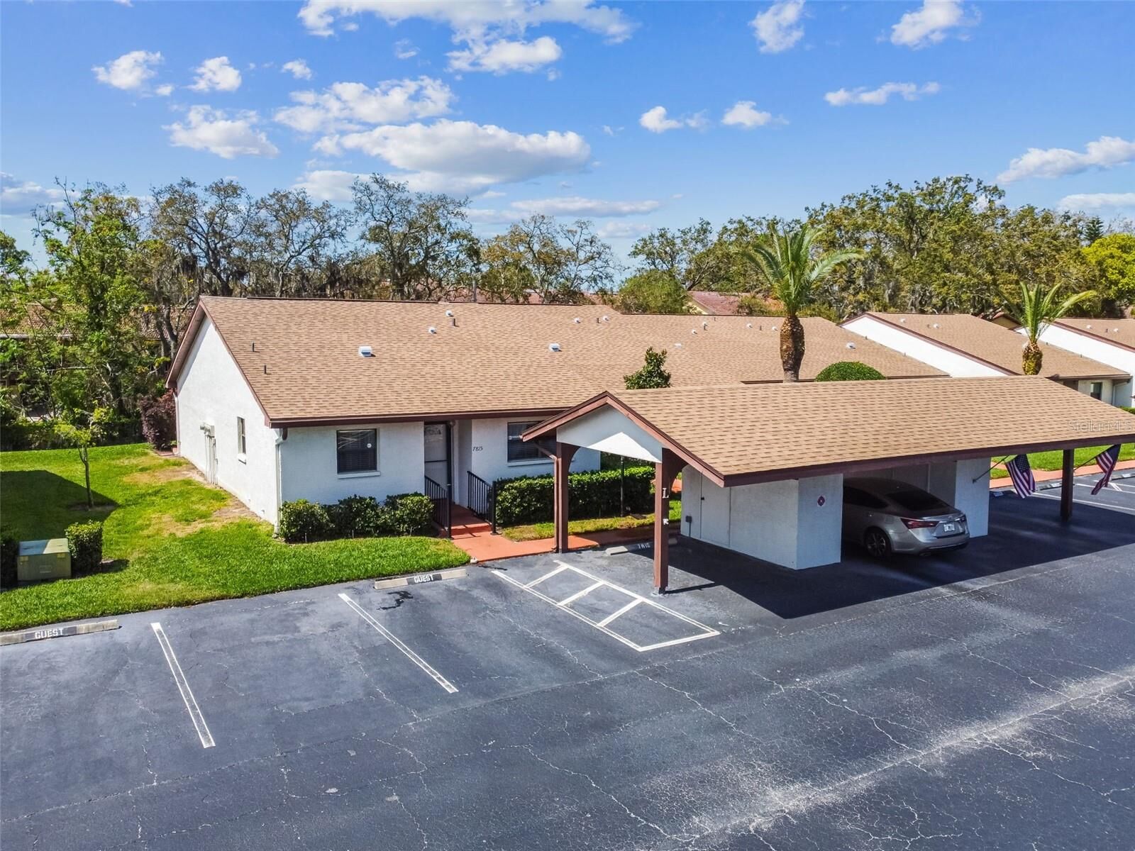 Property Photo: 7815 Radcliffe Circle FL 34668