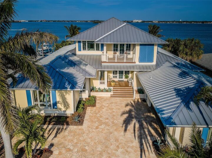 Property Photo:  625 Harbor Island  FL 33767 