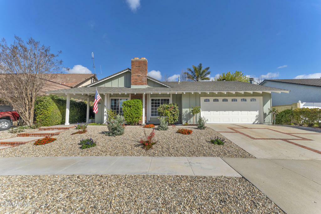 Property Photo:  2261 Knollhaven Street  CA 93065 