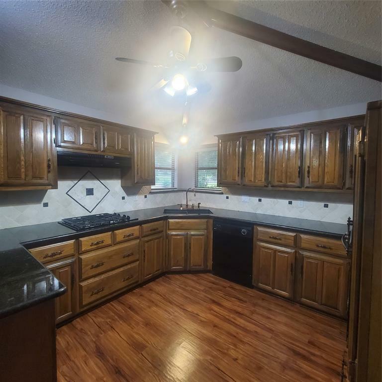 Property Photo:  812 Braswell Street  TX 75104 