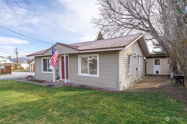 Property Photo: 507 Ramona Avenue WA 98801