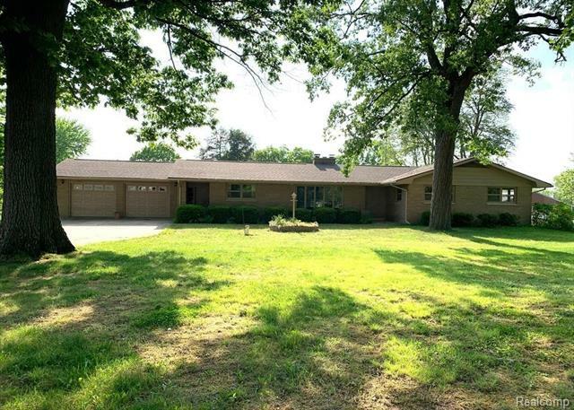 1571 N Hickory Road  Owosso Twp MI 48867 photo