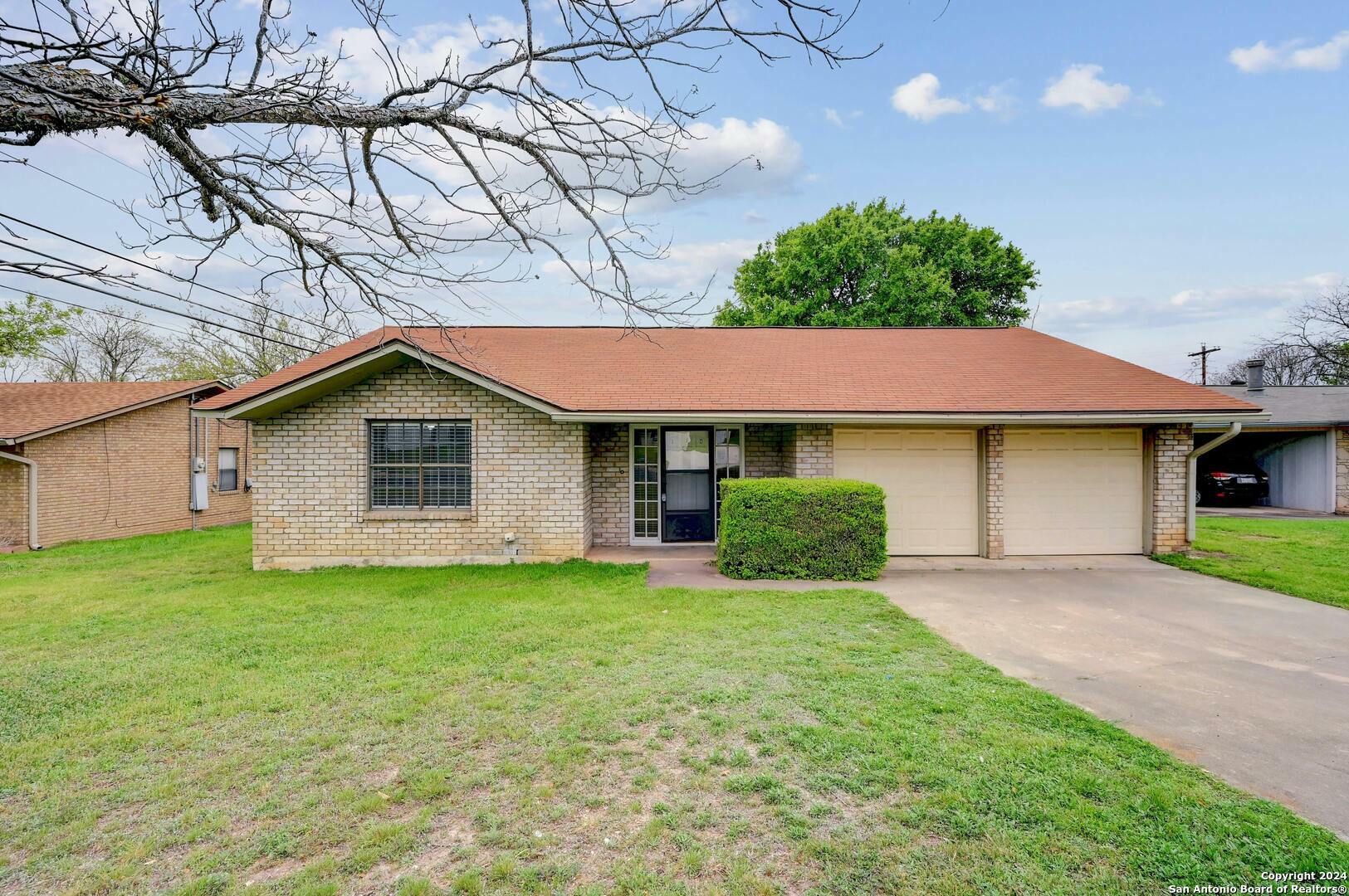 Property Photo:  110 Palo Verde  TX 78028 