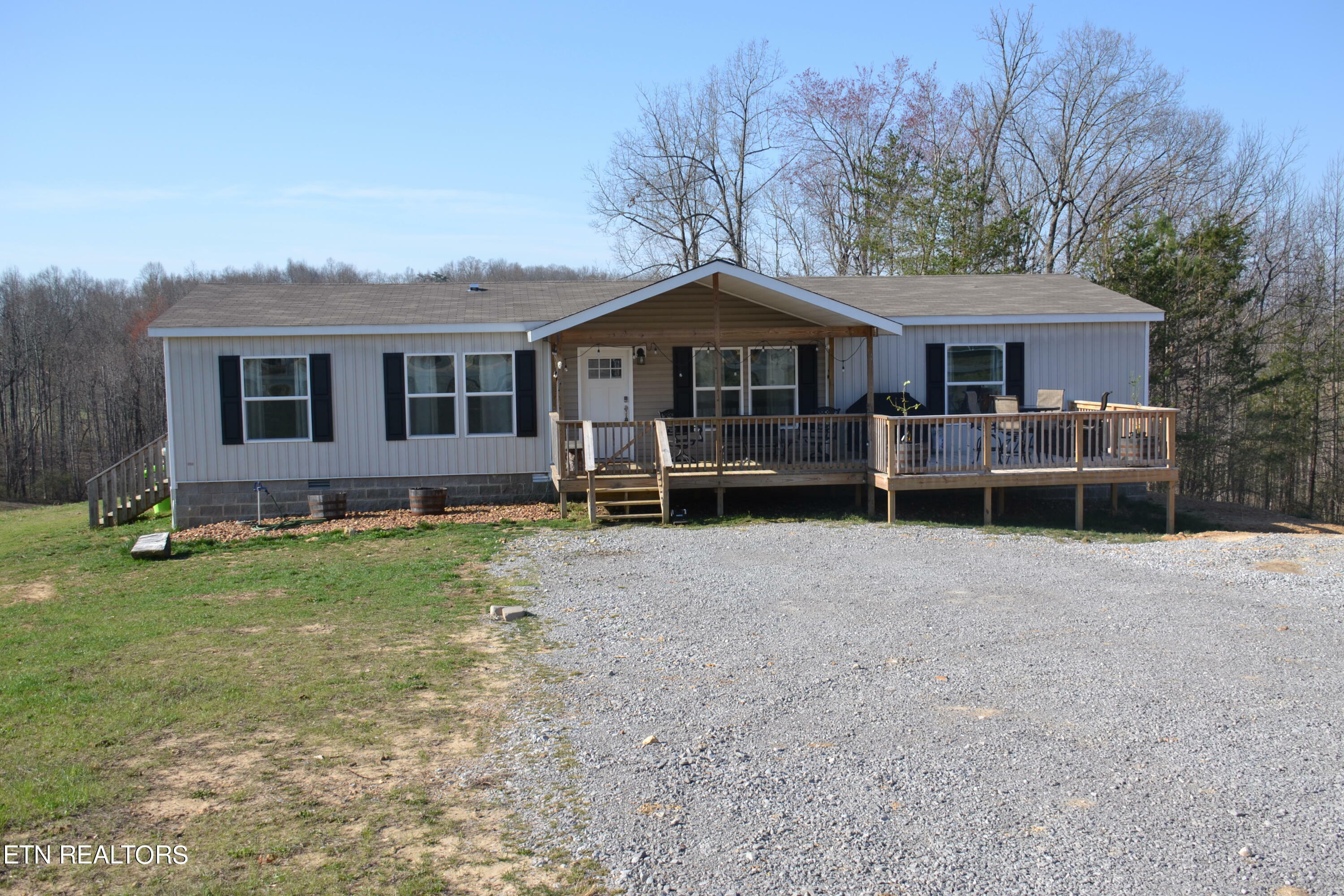 1033 Flynns Cove Rd  Crossville TN 38572 photo