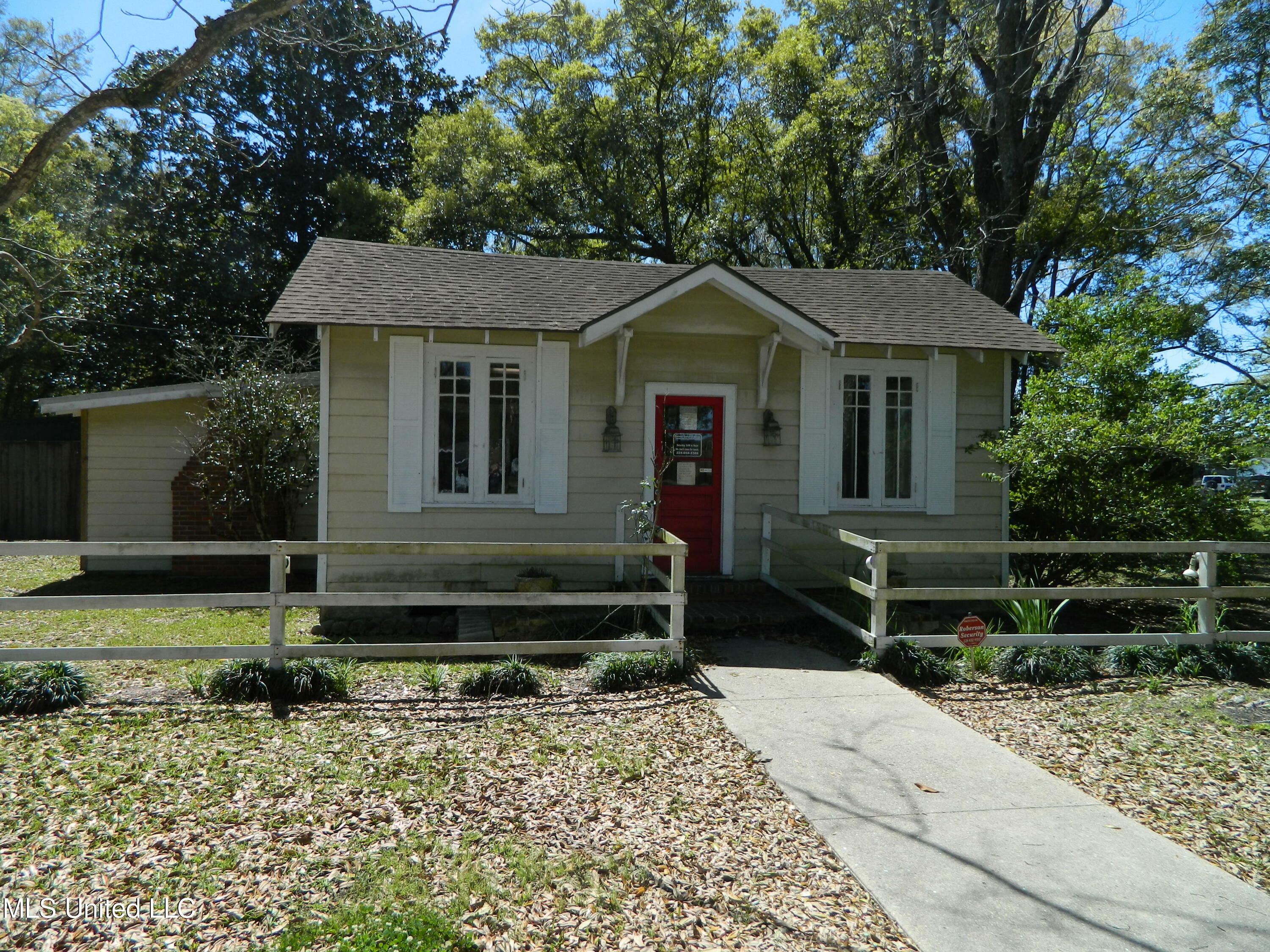 Property Photo:  20005 Pineville Road  MS 39560 