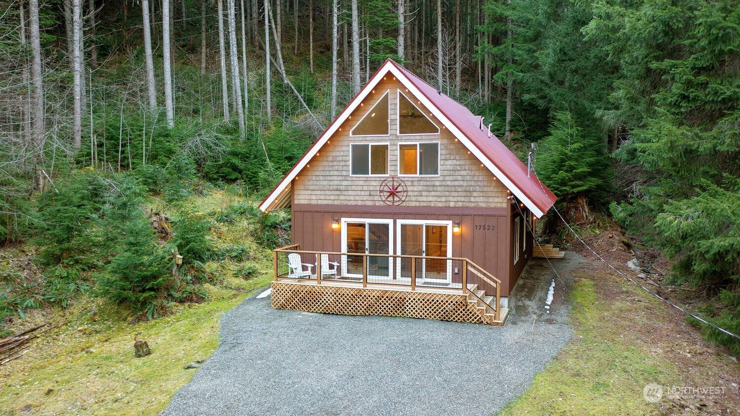 Property Photo:  17522 Mountain Side Drive E  WA 98022 