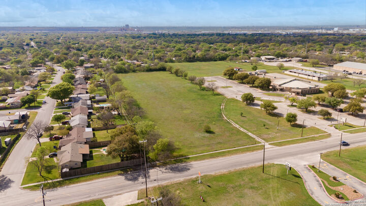 2825 Ackerman Rd  Kirby TX 78219 photo