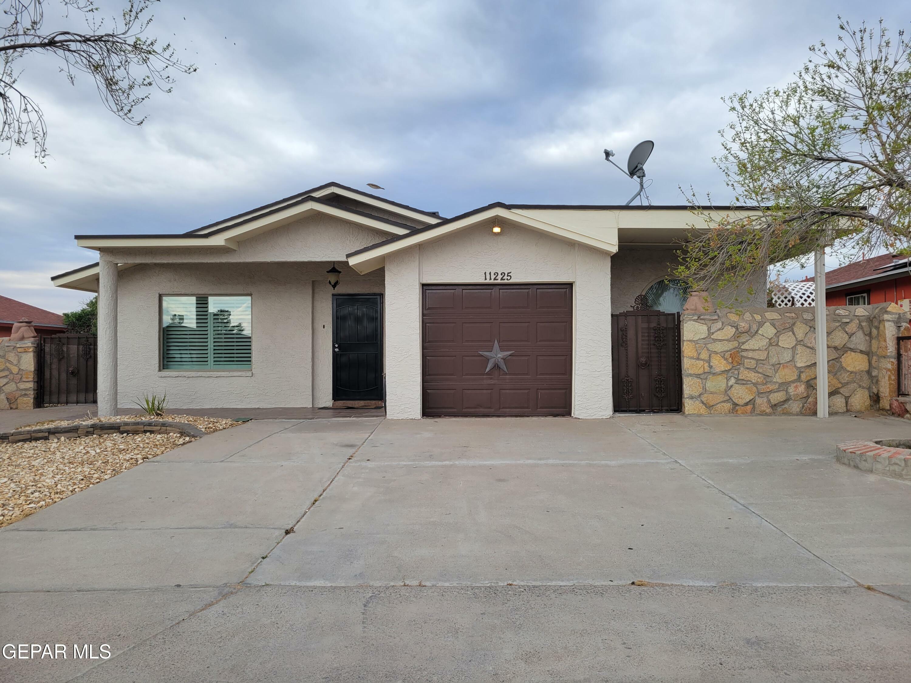 Property Photo: 11225 Cielo Mistico Drive TX 79927