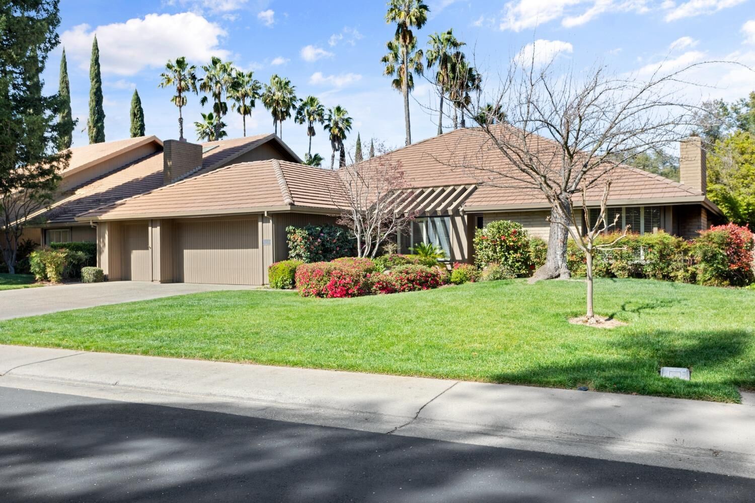 Property Photo: 11736 Melones Circle CA 95670